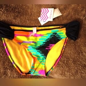 SOLD 🚨Colorful Bikini Bottoms w/Ruched Sides